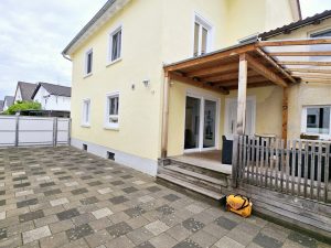 Innenhof mit Terrasse