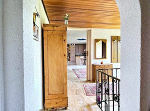 Blick in den offenen Wohnbereich