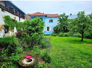 Ansicht Garten auf das Nebengebäude