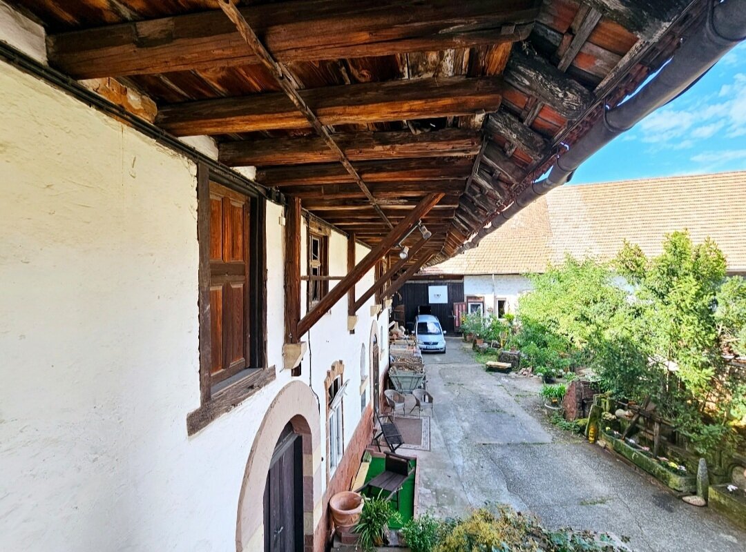 Blick vom Zimmer 1 - OG Haupthaus auf den Hof