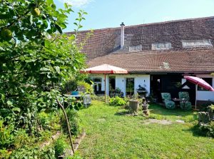 Blick auf das hintere Gebäude