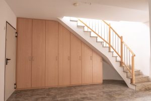Einbauschrank Kellertreppe