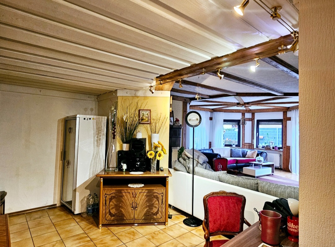 Souterrain Blick ins Wohnzimmer