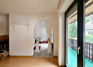 Blick Essbereich in die Küche 1 OG