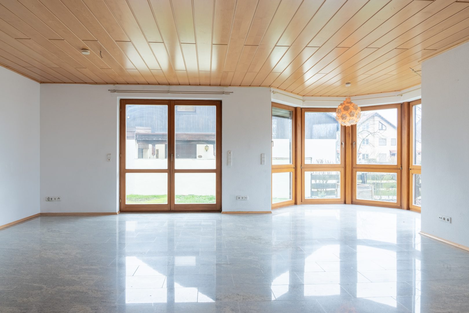 Wohn-Essbereich mit Erker