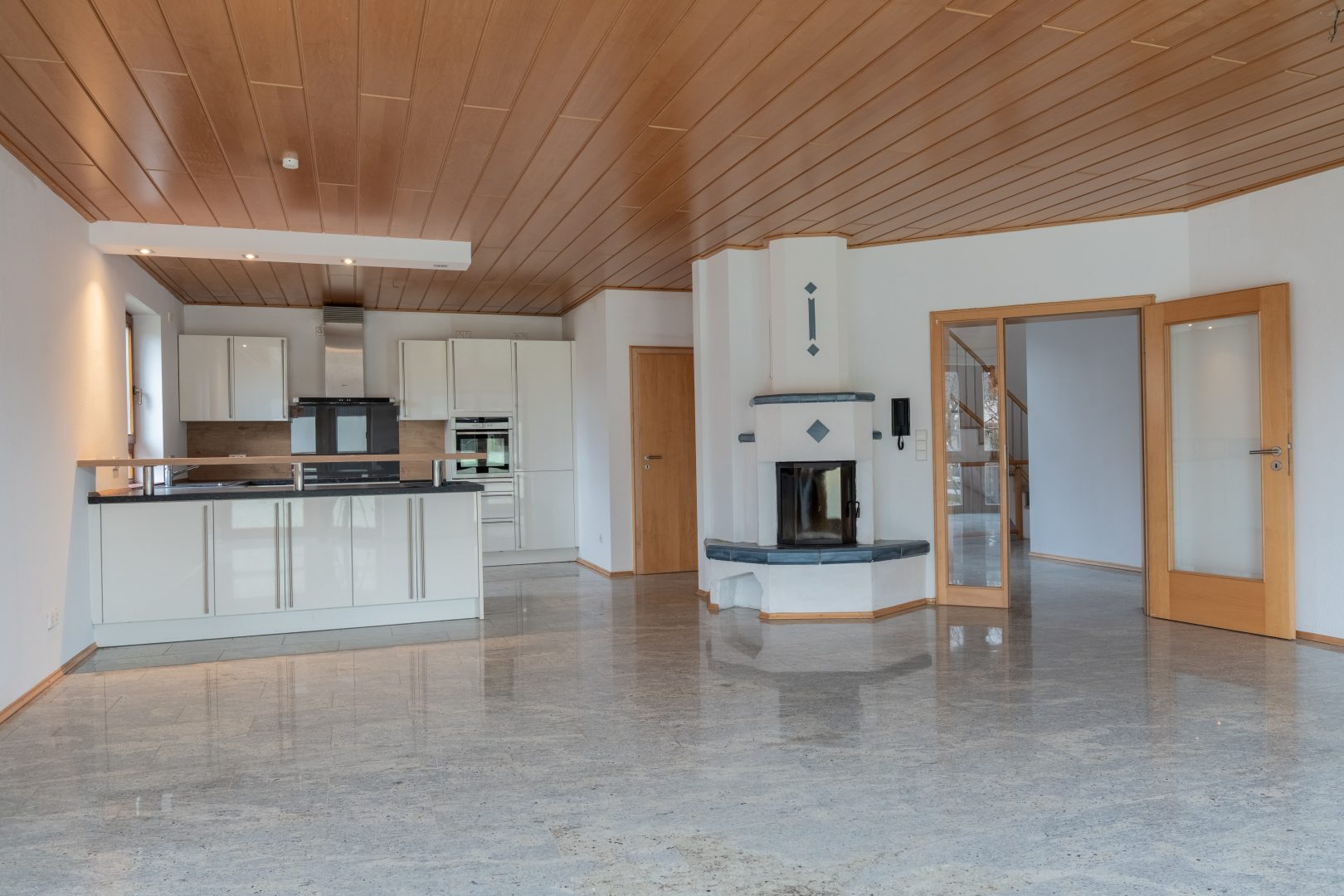 Wohn-, Ess- und Küchenbereich