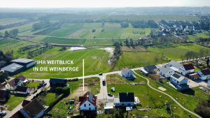 IHR WEITBLICK IN DIE WEINBERGE