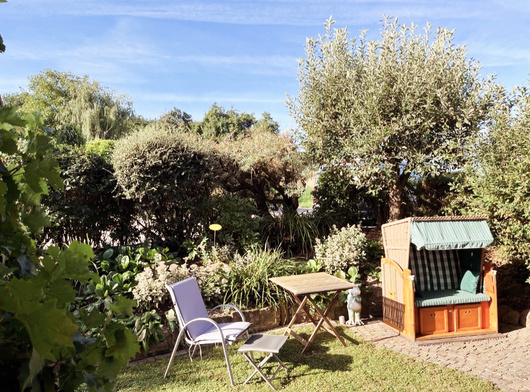 Terrasse Vorderseite EG