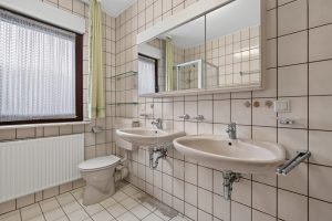 Badezimmer EG