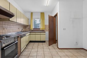 Küche EG mit Abstellkammer EG