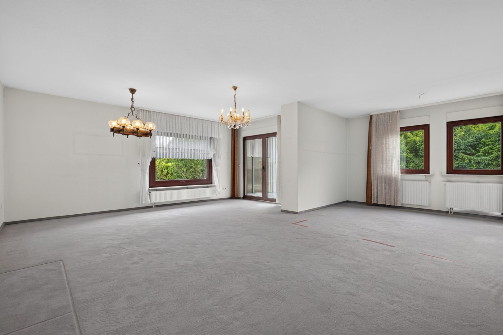 Wohn- Esszimmer mit Wintergarten